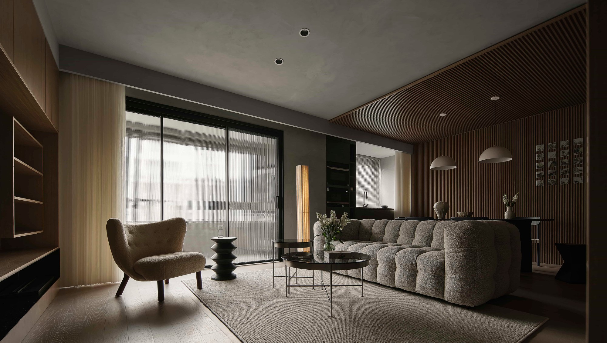 暗调肌理中，筑一方静谧奢居